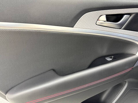 2023 Genesis G70
