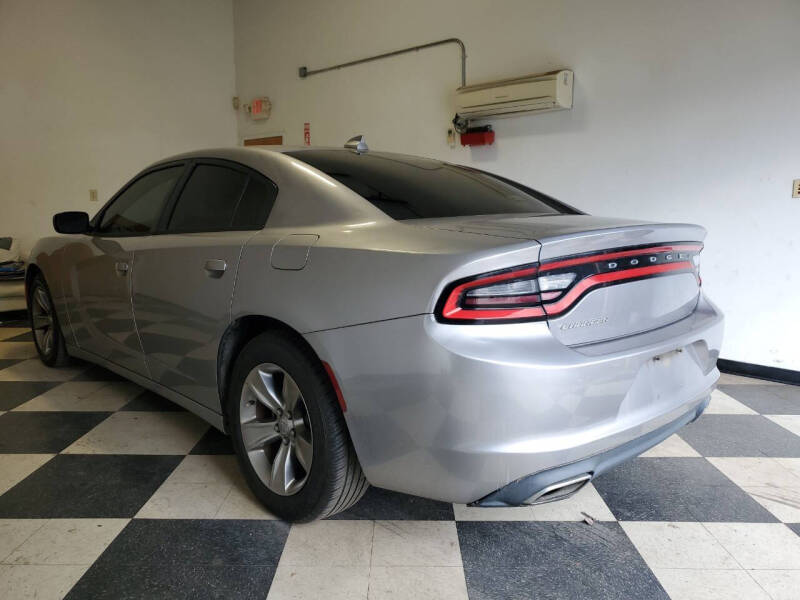 Used 2015 Dodge Charger SXT with VIN 2C3CDXHG6FH865737 for sale in Suwanee, GA