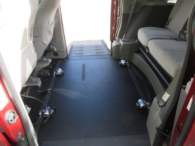 2020 Toyota Sienna LE Mobility 7-Passenger