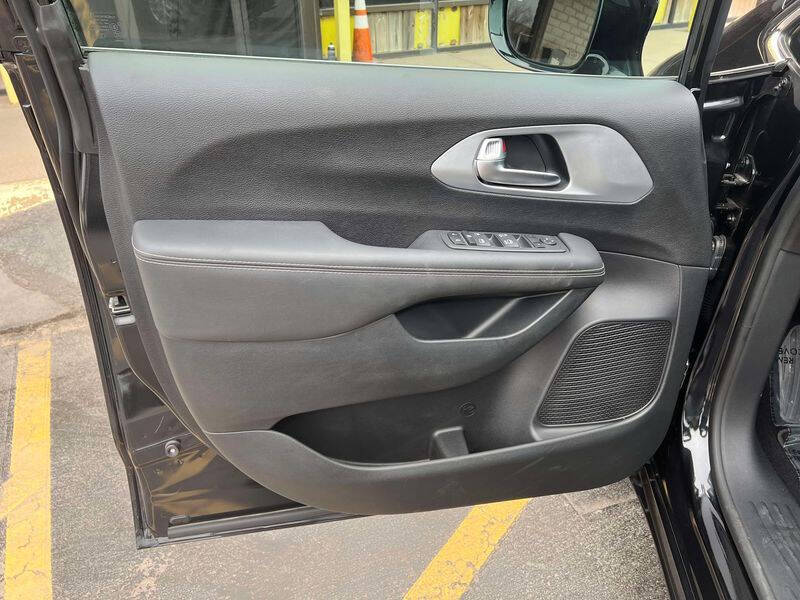 2024 Chrysler Pacifica Touring