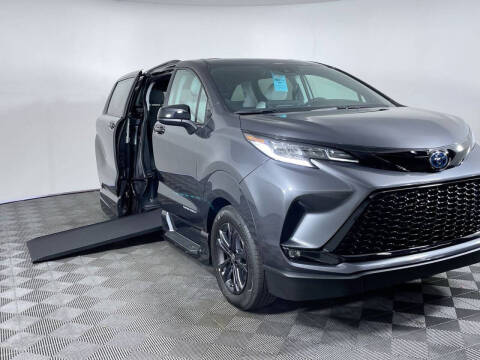 2025 Toyota Sienna XSE 7-Passenger