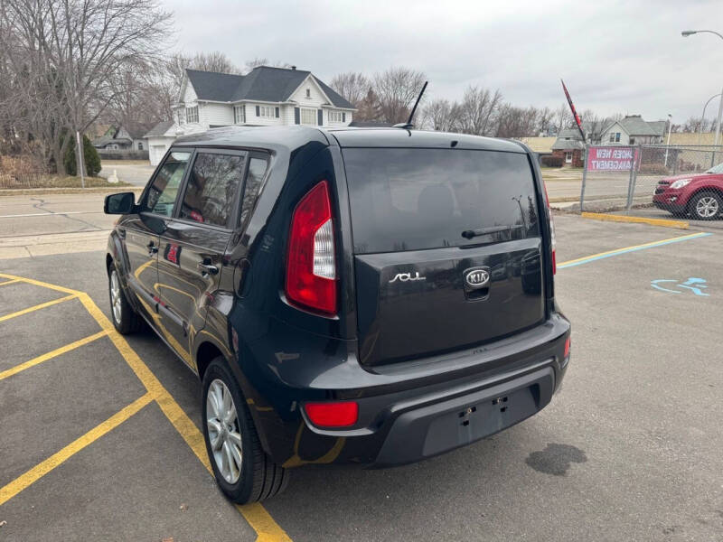 2012 Kia Soul +
