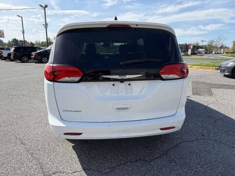2023 Chrysler Voyager LX