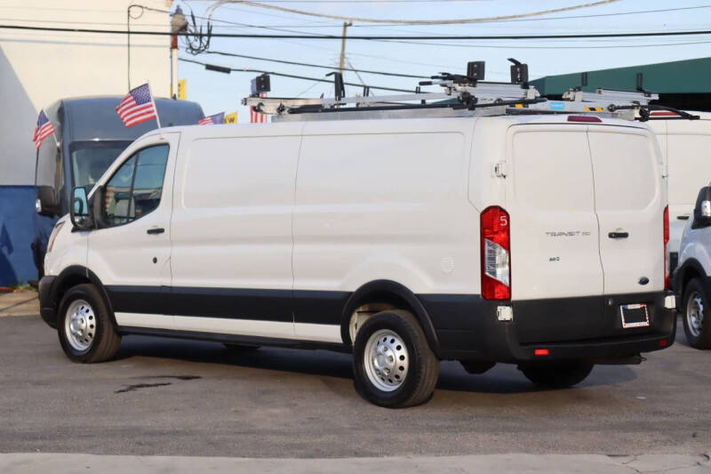 2022 Ford Transit