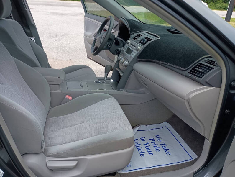 2010 Toyota Camry LE