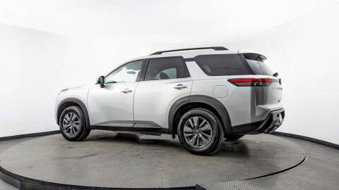2024 Nissan Pathfinder SV