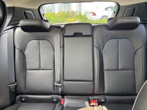 2026 Volvo XC40 B5 Core