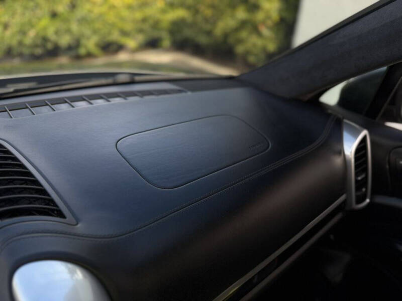 2017 Porsche Cayenne Turbo