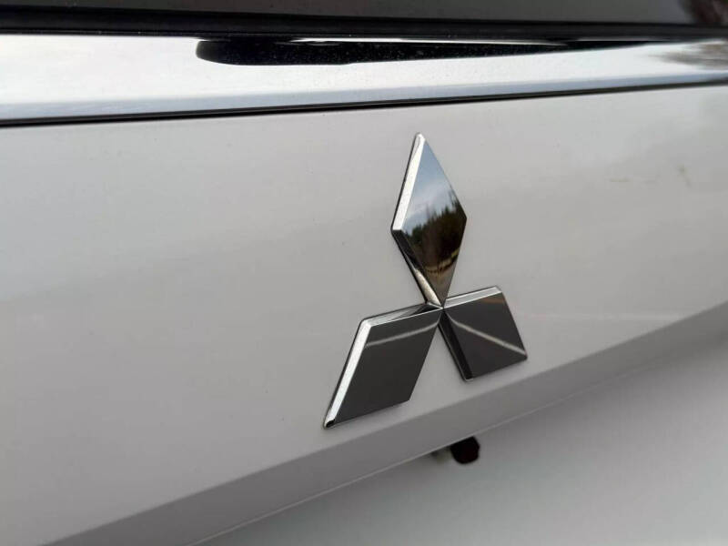 2017 Mitsubishi Outlander ES