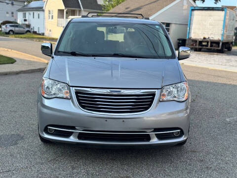 2015 Chrysler Town and Country Touring-L