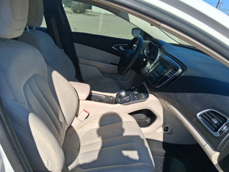 2015 Chrysler 200 Limited