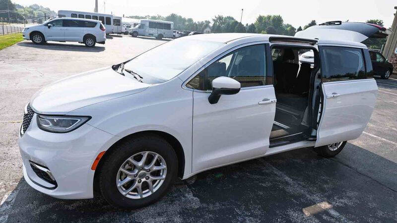 2023 Chrysler Pacifica Touring