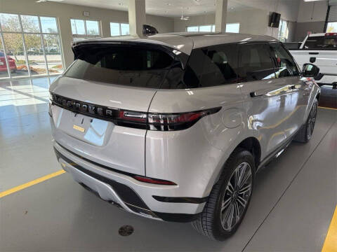 2025 Land Rover Range Rover Evoque P250 Dynamic SE
