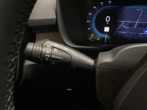 2025 Volvo XC40 B5 Plus Bright Theme