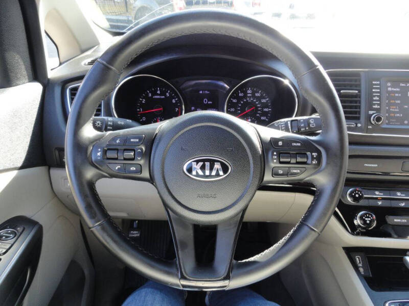 2020 Kia Sedona EX photo 25