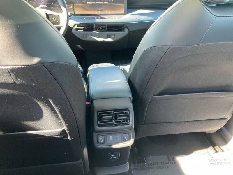 2026 Nissan LEAF Platinum+