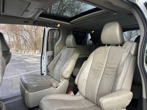 2012 Toyota Sienna Limited 7-Passenger