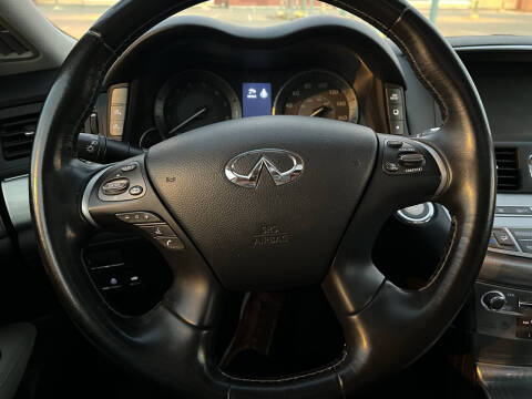 2017 Infiniti Q70L 3.7