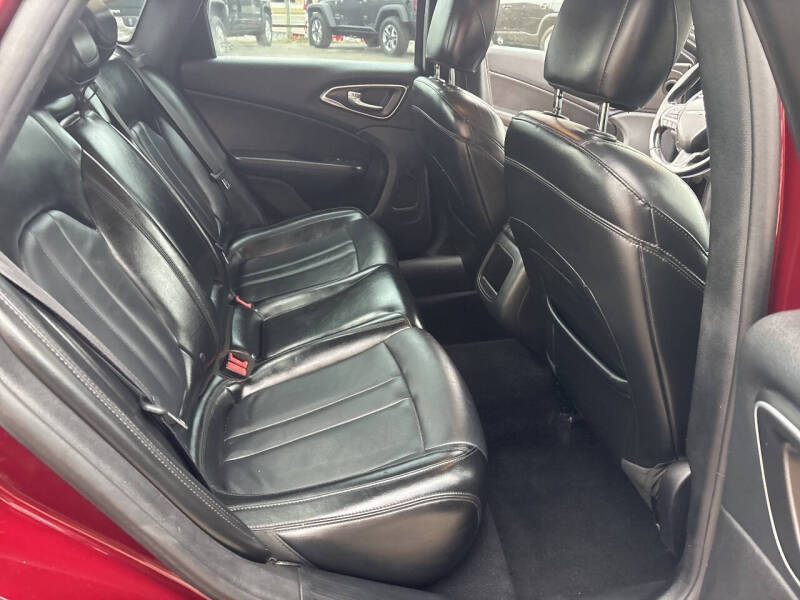 2017 Chrysler 200 Limited