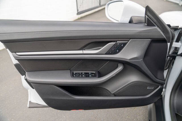 2023 Porsche Taycan 11