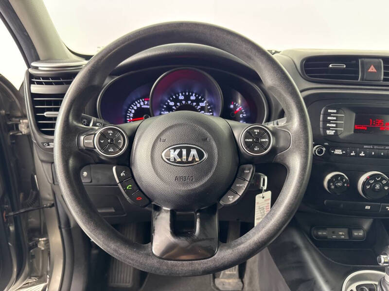 2015 Kia Soul + photo 17