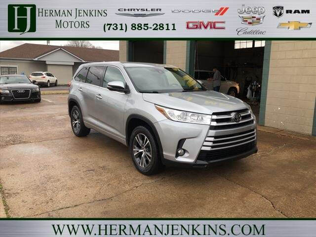 2017 Toyota Highlander for sale at CAR MART in Union City TN