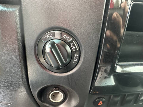 2013 Nissan Titan SV