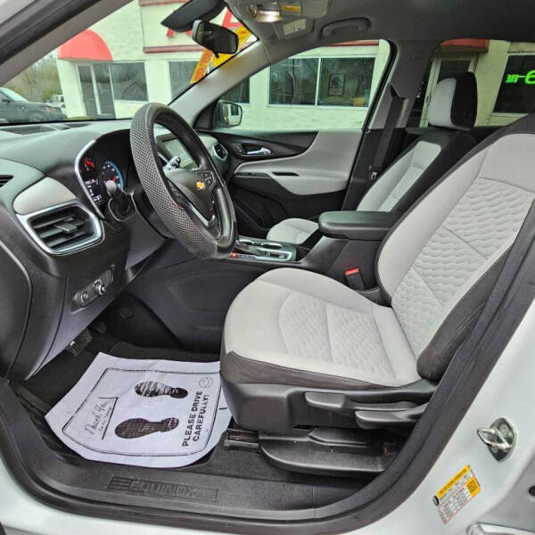 2018 Chevrolet Equinox LS photo 14