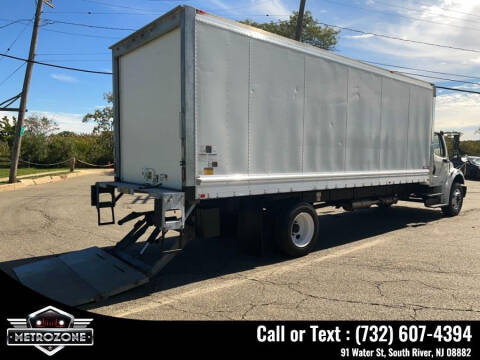 2012 Freightliner M2 106