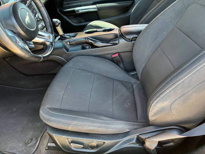 2015 Ford Mustang V6