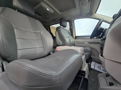2011 Volkswagen Routan SEL