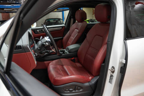 2022 Porsche Cayenne Platinum Edition