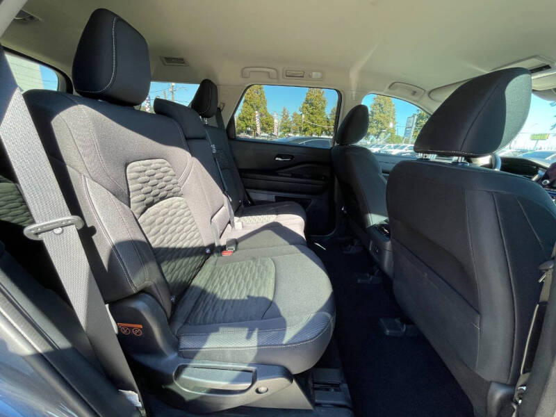 2022 Nissan Pathfinder S