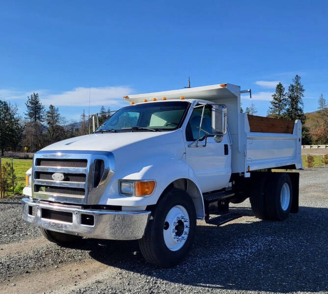 2006 Ford F-650 for sale at CPMTRUCKSALES.COM in Central Point OR