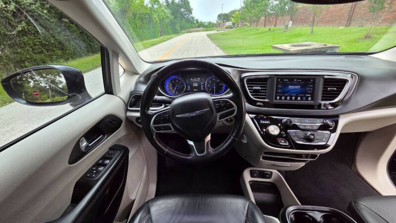 2020 Chrysler Pacifica Touring L