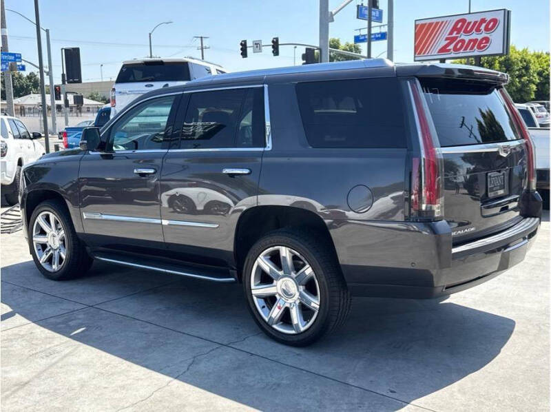 2017 Cadillac Escalade Luxury