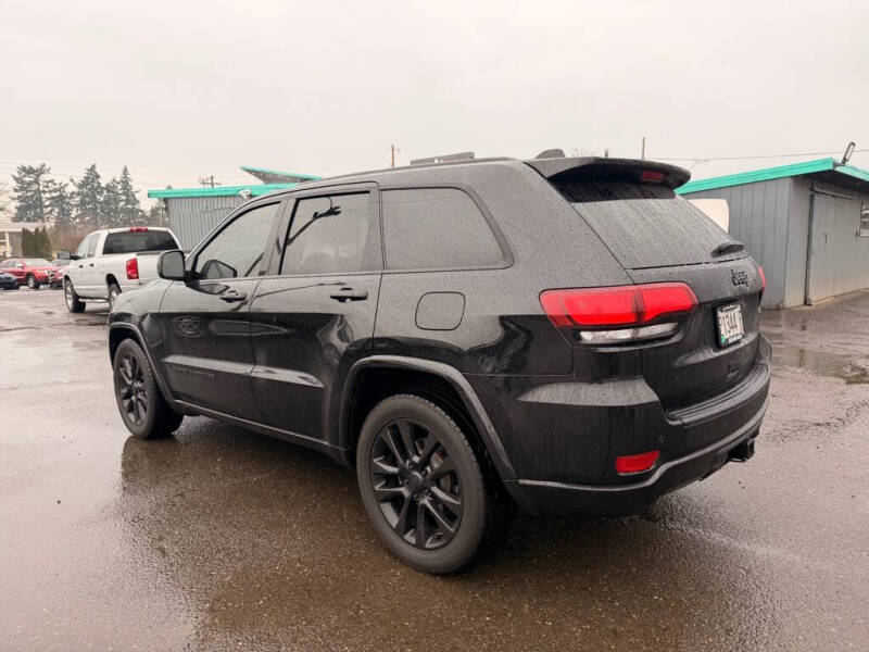 2020 Jeep Grand Cherokee Laredo