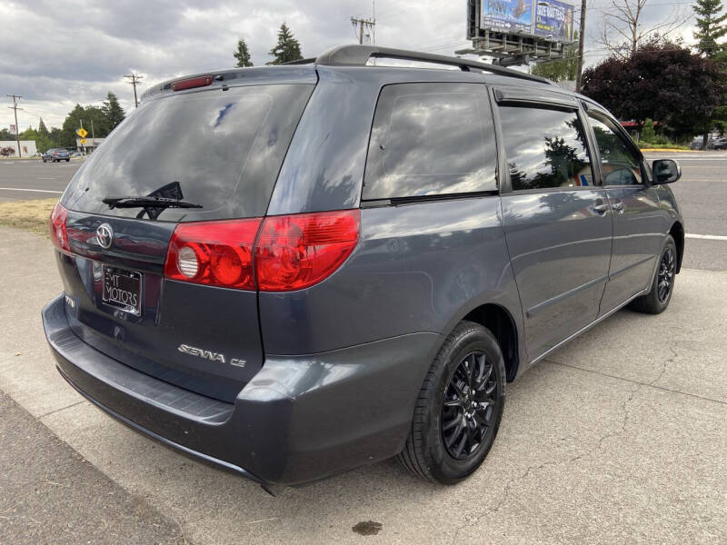2006 Toyota Sienna CE 8 Passenger