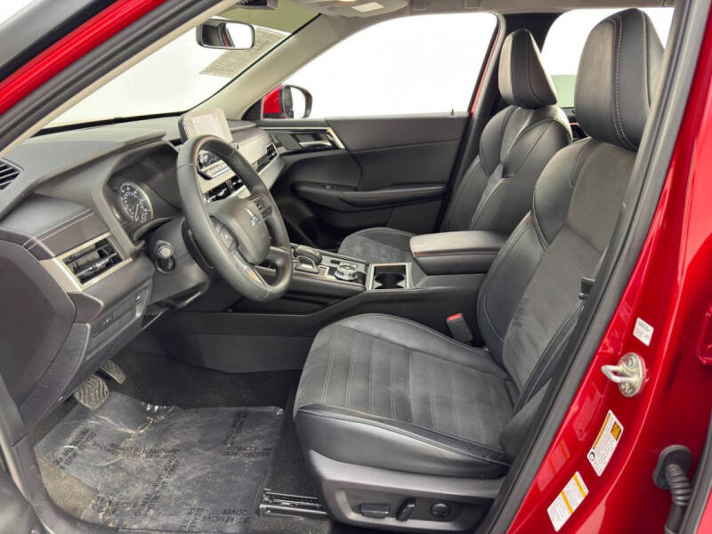 2022 Mitsubishi Outlander SE