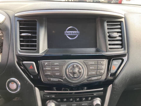 2018 Nissan Pathfinder SV