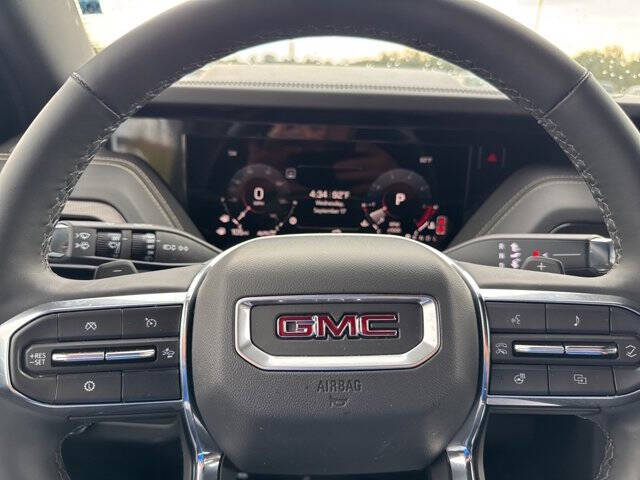 2025 GMC Yukon Elevation