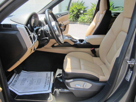 2014 Porsche Cayenne Platinum