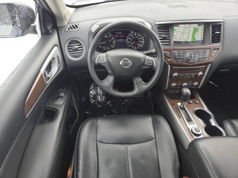 2020 Nissan Pathfinder Platinum