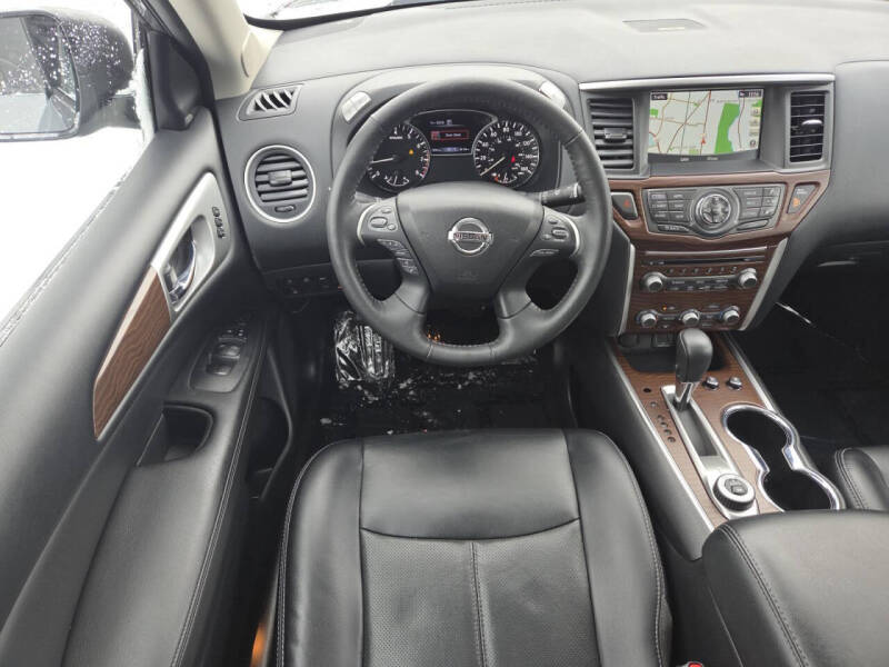 2020 Nissan Pathfinder Platinum