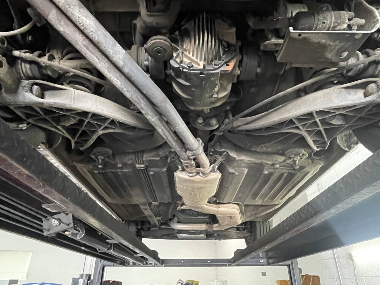 1988 Mercedes-Benz 560-Class 98