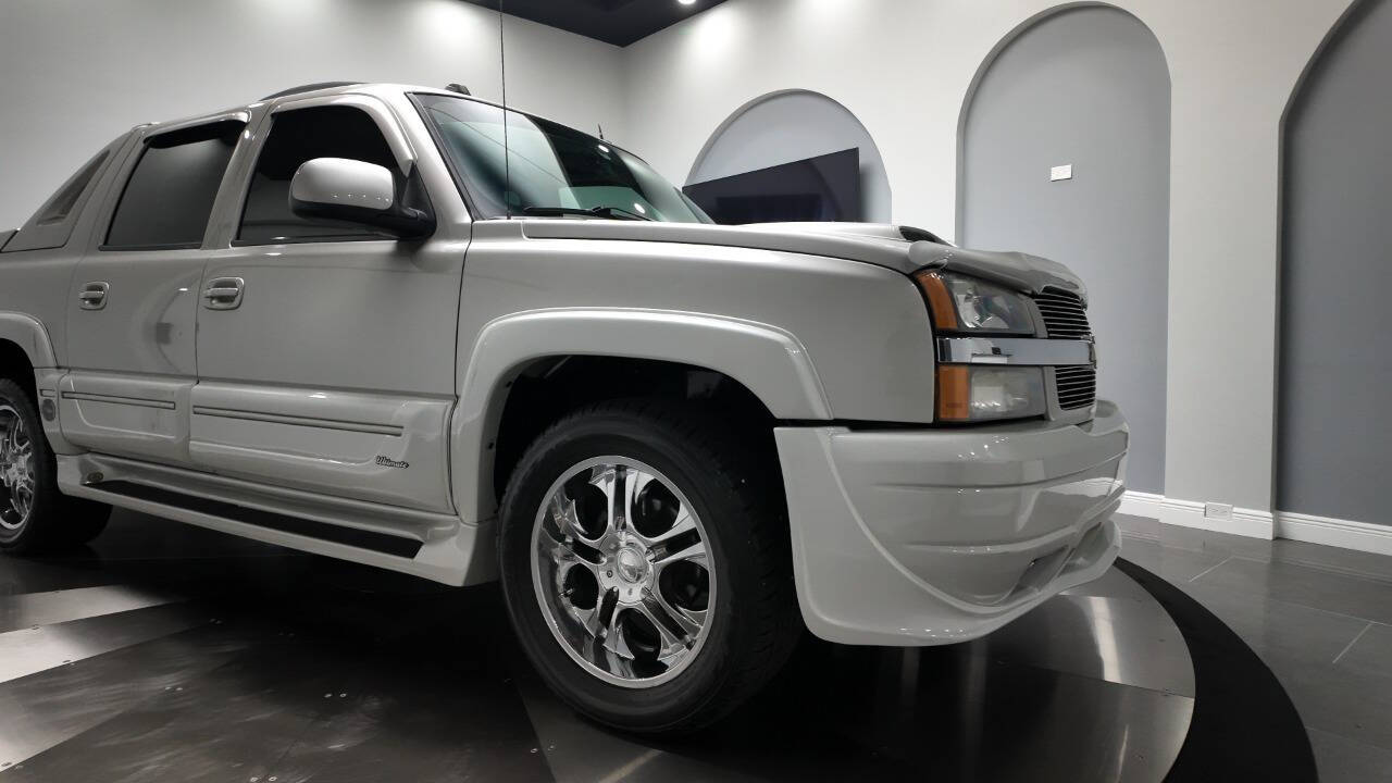 2004 Chevrolet Avalanche 10