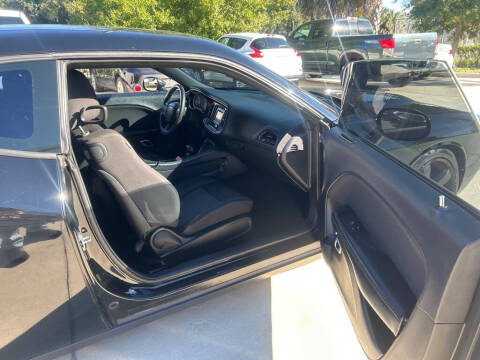 2015 Dodge Challenger SXT