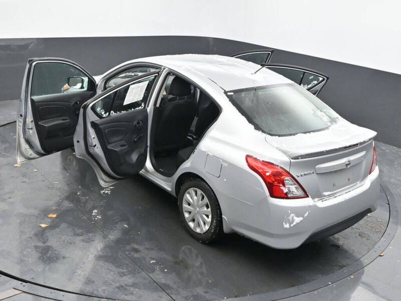2019 Nissan Versa S Plus