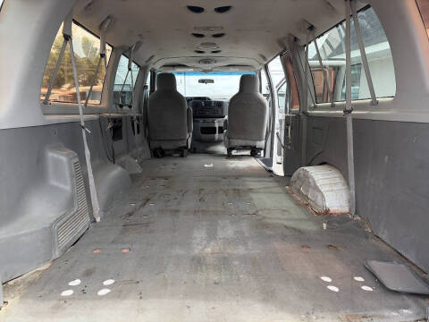 2009 Ford E-Series E-350 SD XLT