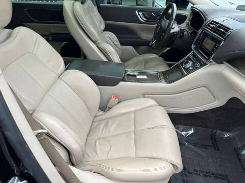 2017 Lincoln Continental Select